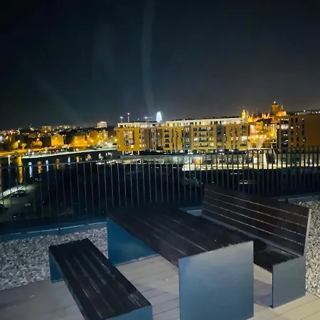 Apartament S&s Chlebova 306 Z Widokiem Na Rzekę, Stare